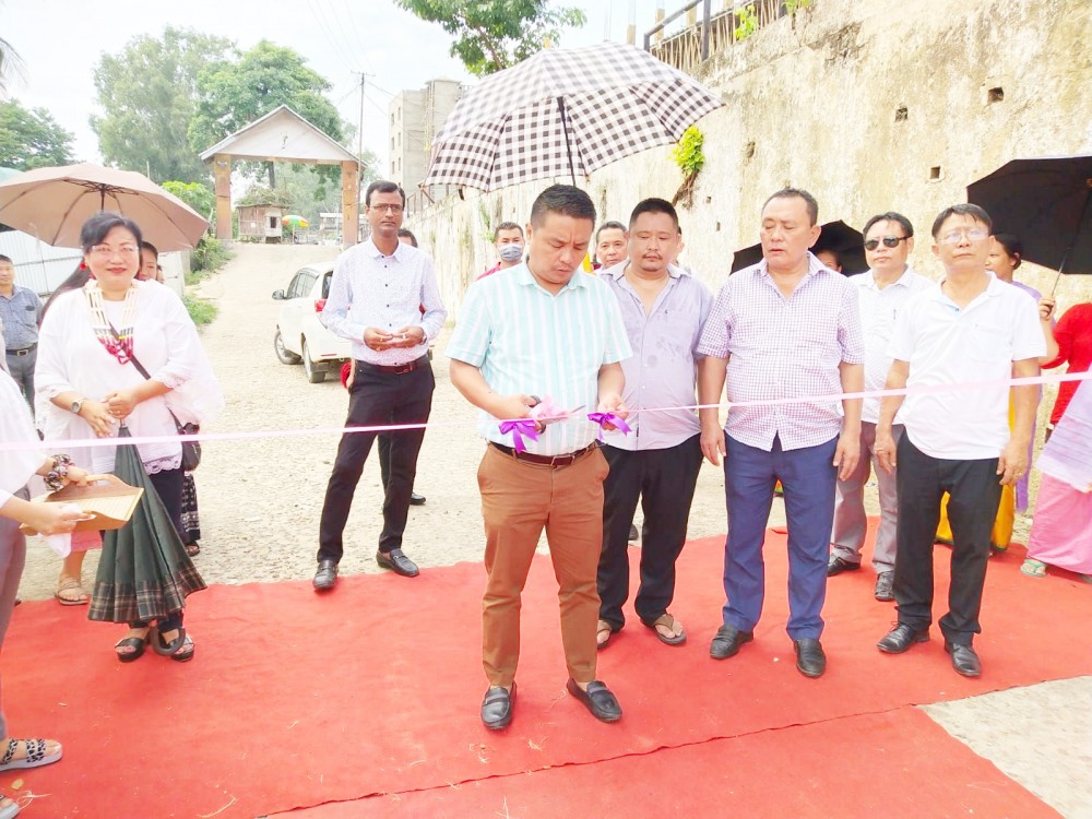 Zakabo V Rotokha, Managing Director, NHHDC Ltd inaugurating the handicraft exhibition at Urban Haat, Dimapur on September 5.